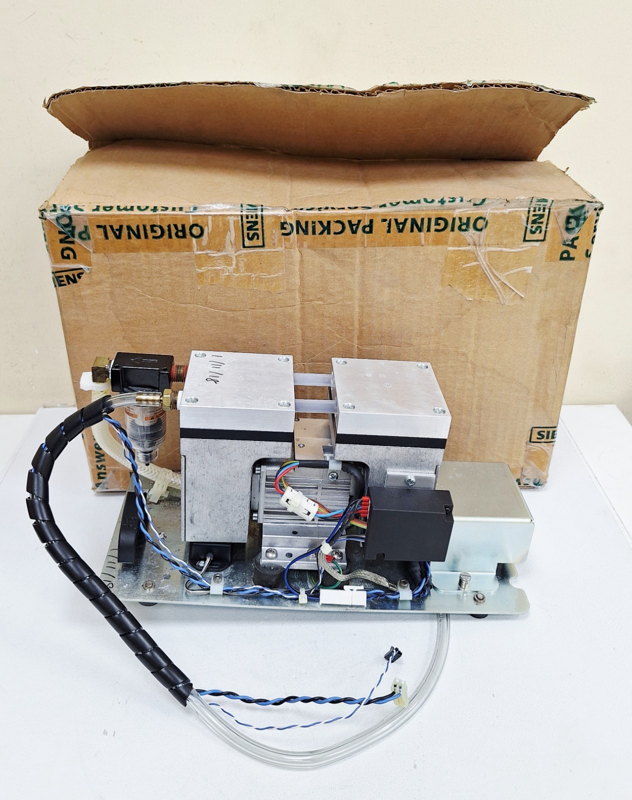 Siemens Healthcare / KNF Neuberger 11222226 / PU3286-N838.1.2 Vacuum Pump Assy
