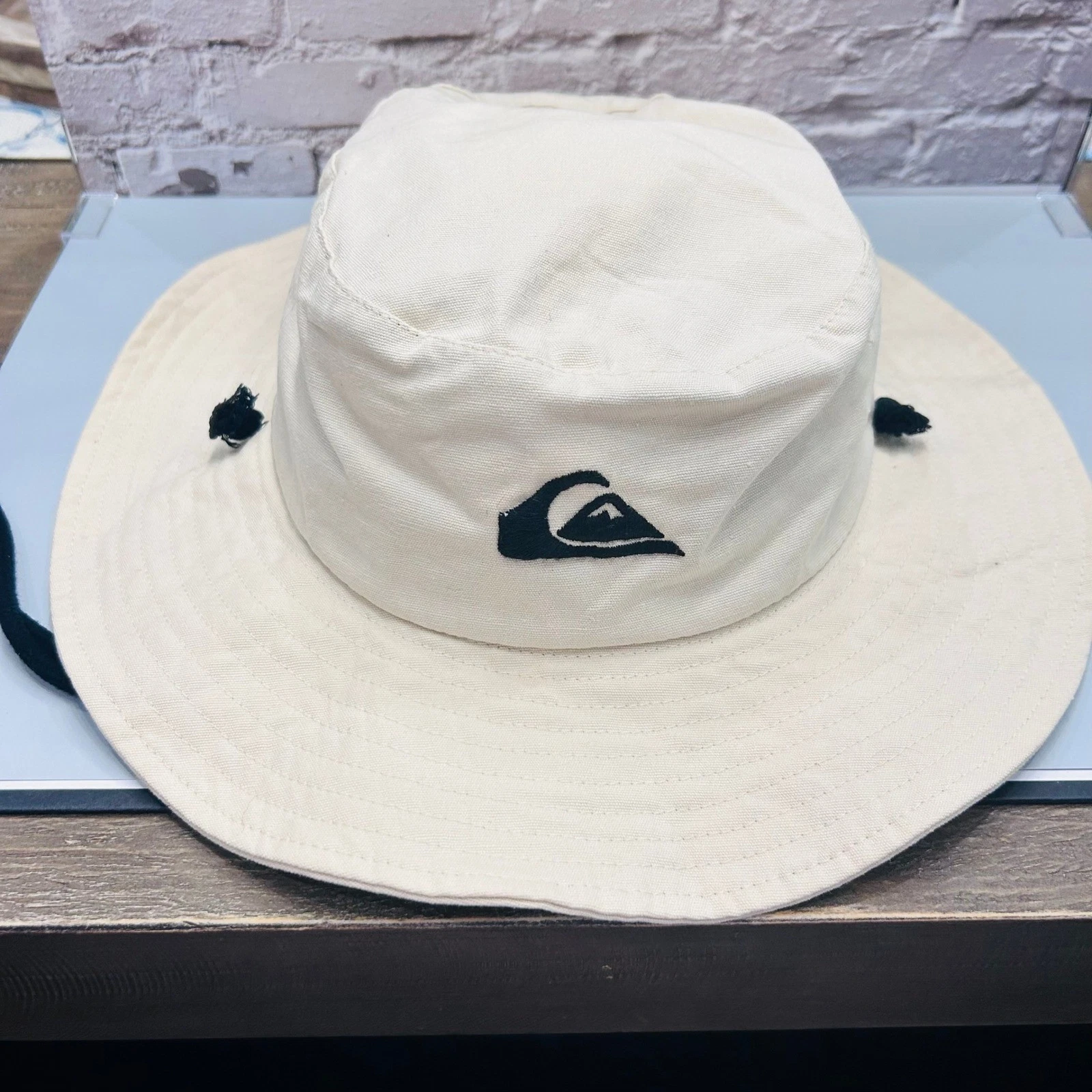 Quiksilver Bush Master Boonie Hat Mens L/XL Cream Beige Canvas Sun Hat Travel