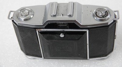 VINTAGE GERMAN FILM ZEISS IKON IKONTA SERIES 521 FOLDING CAMERA