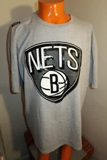 A7 UNK Brooklyn Nets NBA T-Shirt Gray Black Mens Size 3XL Poly/Cot Blend EUC