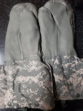 Extreme Cold Weather ECW Mitten Set Medium U.S. Army ACU NSN 8415-01-527-2721 