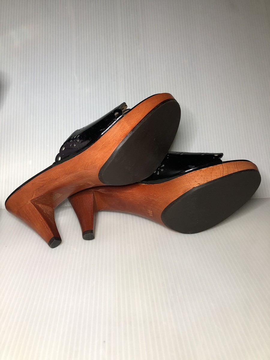 Miu Miu Black Patent Leather Platform Wooden Heels Sandals Miu Miu Black Patent Leather Platform Wooden Heels Sandals