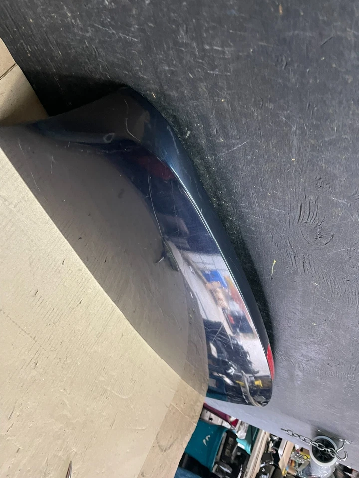 Dodge Grand Caravan 2011 a 2019 alerón trasero superior con luz de freno U7500 DG Foto 3 de 4