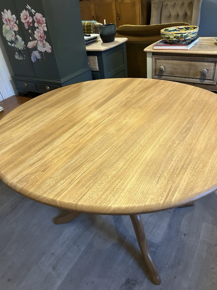 Stunning Extendable Blonde Ercol Elm Dining Room Table. No Stains Or Scratches - Image 4 of 4