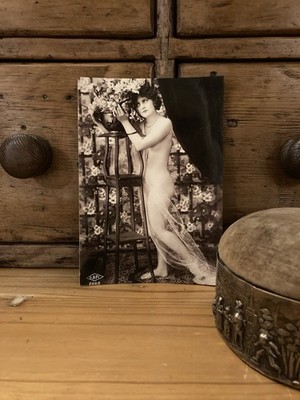 Nackte Akt Madelaine deutsche Postkarte Vintage gewagte Frau Original Foto