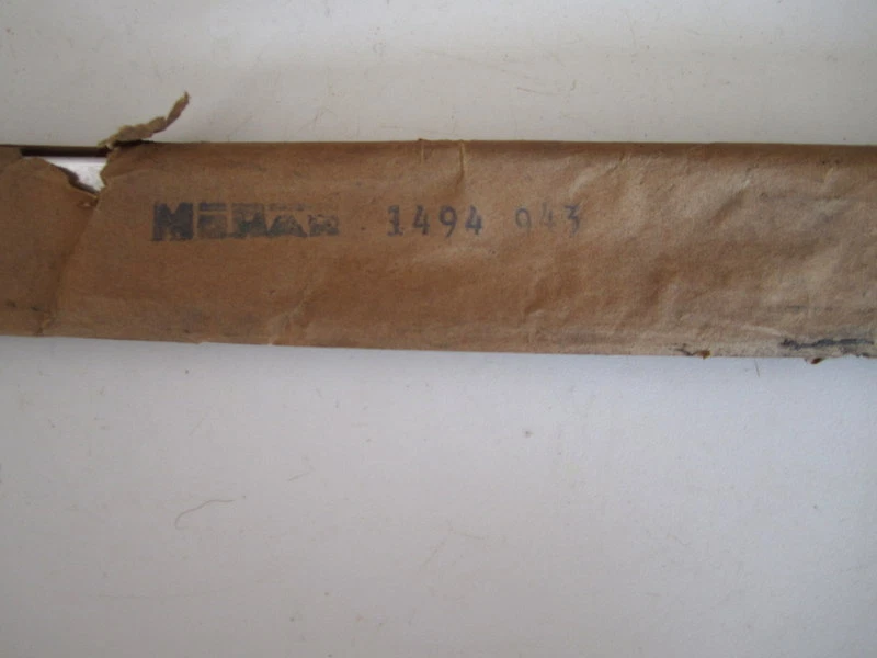 1954 年克莱斯勒成型装饰温莎纽约人前挡泥板下 R 装饰 NOS — 第 4/4 张图片