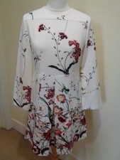 ZARA WOMAN BRAND NEW CREAM AND MULTI FLORAL PRINT DRESS WITH POCKETS - S. SMALL