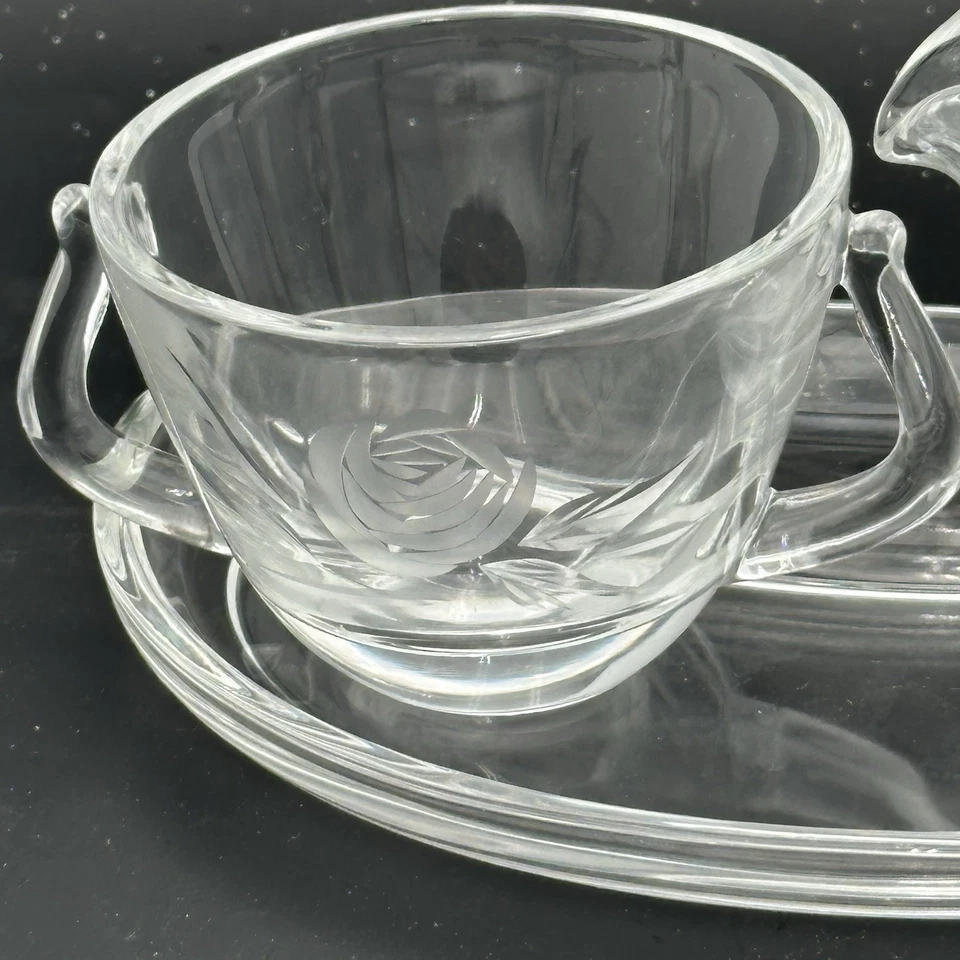 Crema y azucarero Fostoria Crystal ROSE con asas grabadas en bandeja Foto 3 de 3