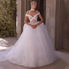 Off Shoulder Wedding Dress Tulle Lace Appliques V-neck Chapel Train Bride Gown