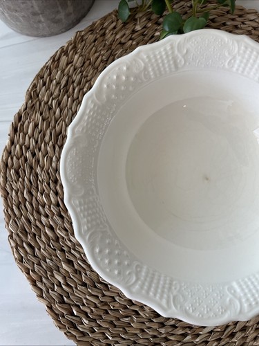 Canonsburg Pottery American Traditional 8 5/8" Round Vegetable Bowl USA Ivory - Picture 3 of 7