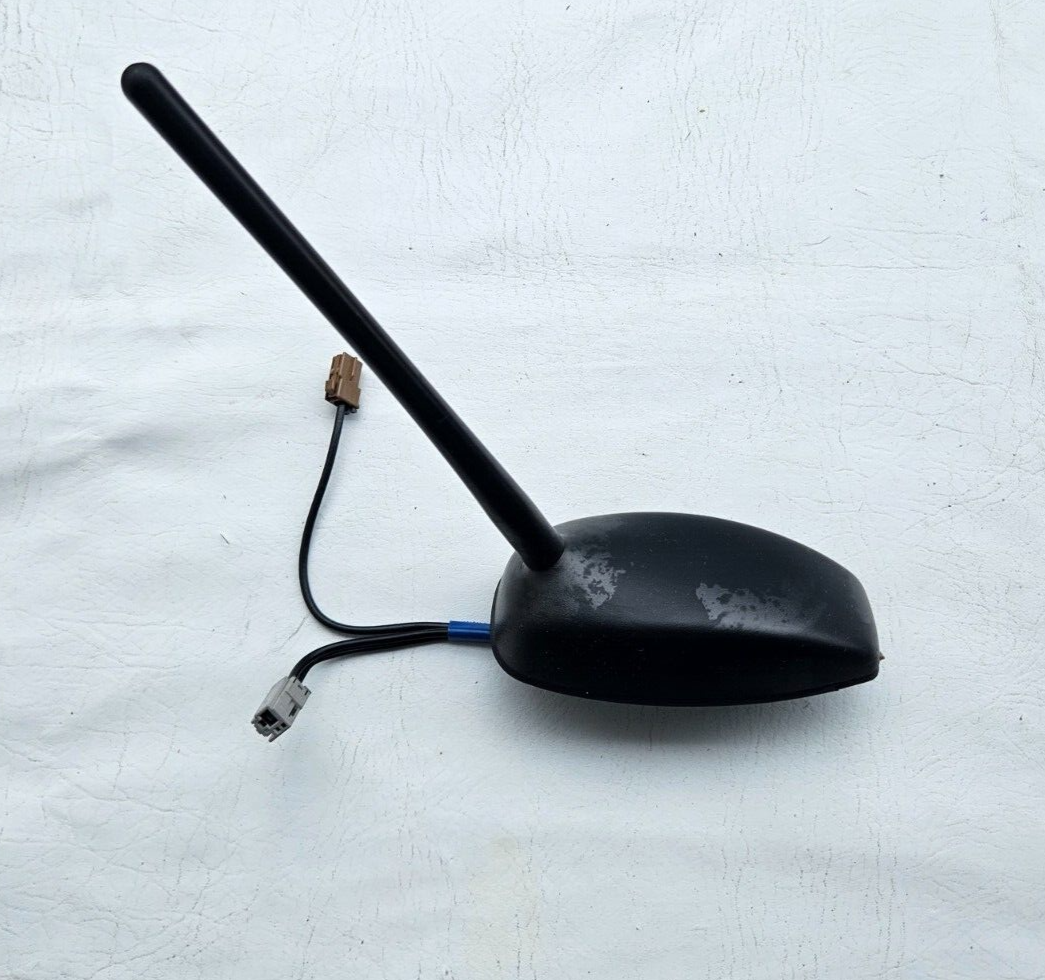 2011-2013 Nissan Juke Genuine Clarion Roof Radio Antenna Assembly 28208-1KM2A