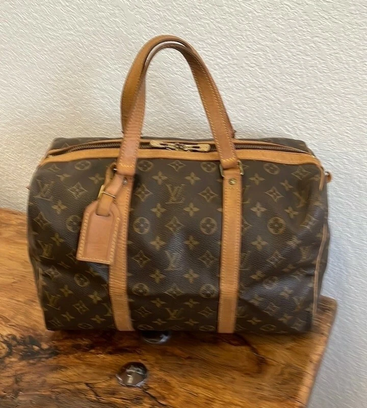 Authentic Vintage Louis Vuitton Luxury Monogramed Sac Souple 