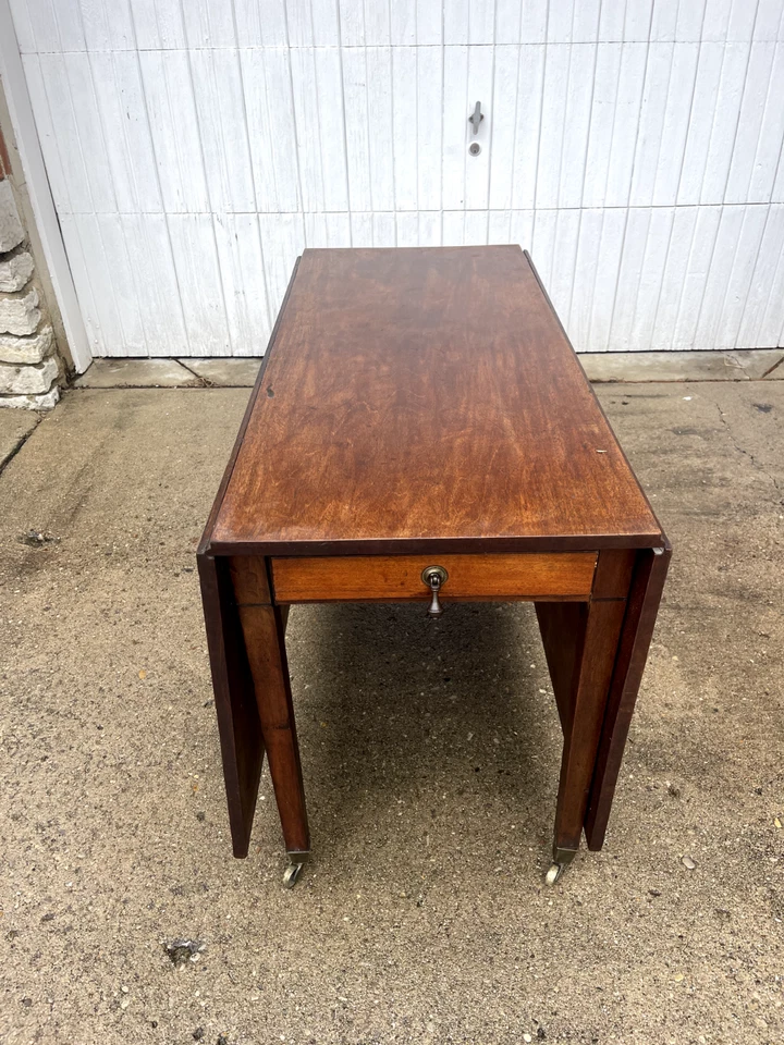 Mesa de comedor antigua Jorge III de caoba con hojas caídas Foto 3 de 4