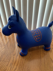 appleround blue horse hopper