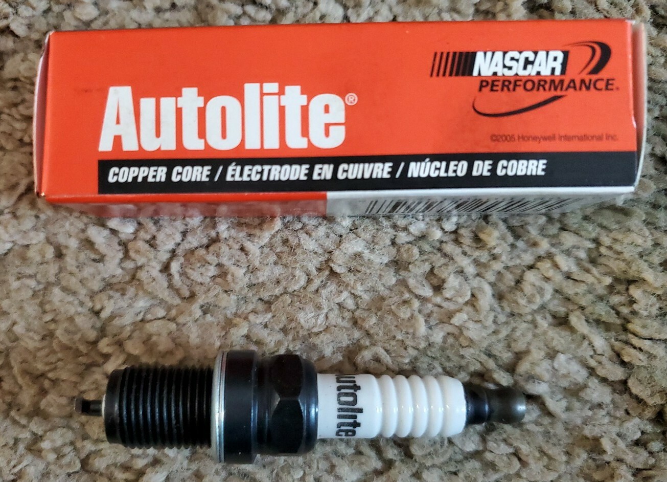 Autolite Copper Core Spark Plug 3924 - NEW in Box