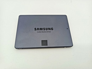 Samsung 870 QVO 1TB 2,5 Zoll SATA III Interne SSD (MZ-77Q1T0) [Top]