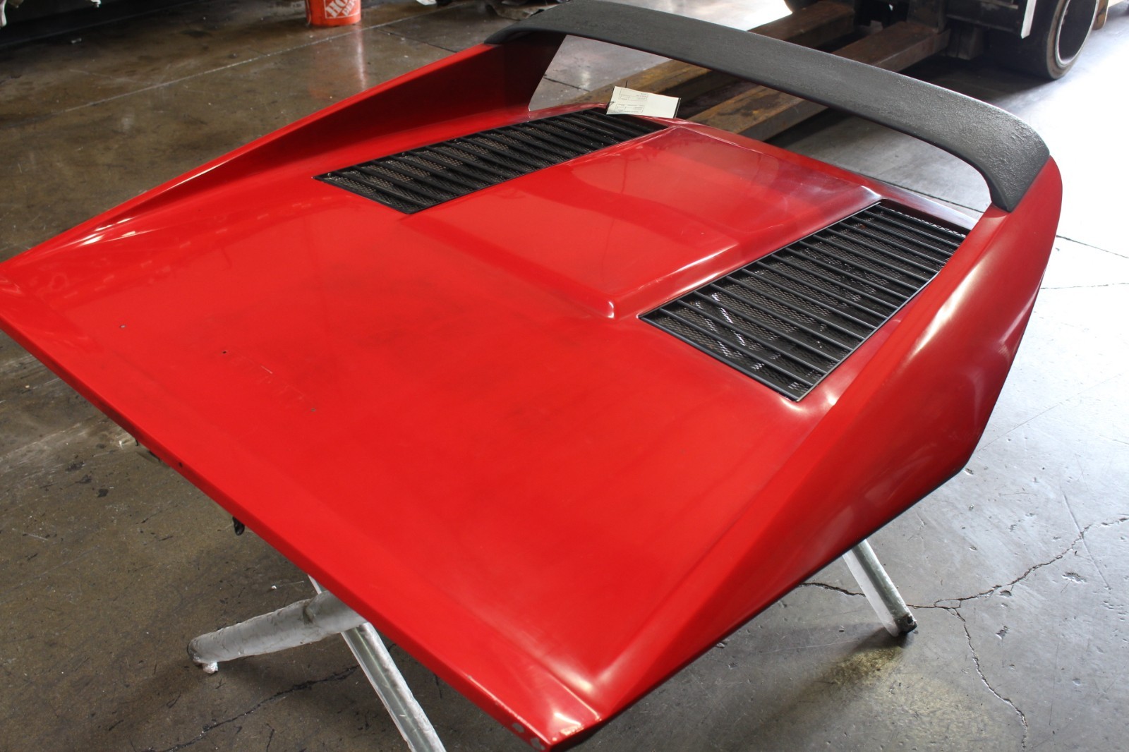 Ferrari 308, Decklid Tailgate, w/Louvers & Wing, Dmg, Used, P/N 60788400