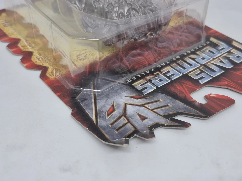 Megaton Revenge of the Fallen 2009 Transformers Decepticon Autobot Keychain  - Image 3 of 4