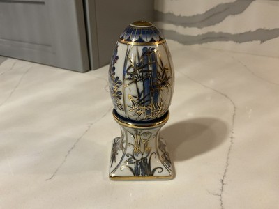 Blue & White Egg Shaped Salt & Pepper Shaker Pedestal Set