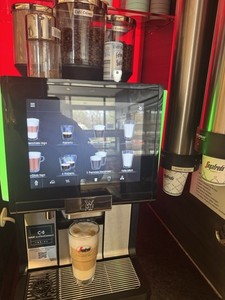 WMF 5000 S+ Kaffeevollautomat mit Kühleinheit – Gastro Kaffeemaschine