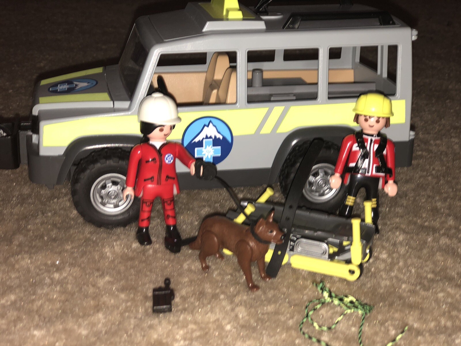 playmobil mountain rescue truck