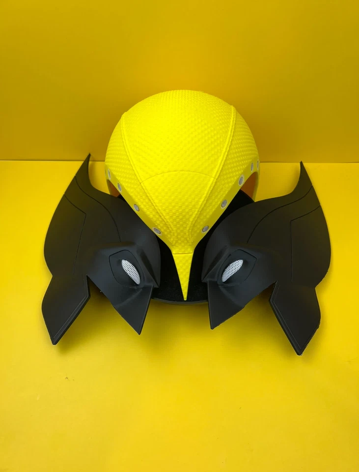 Wolverine Mask - The Wolverine mask is designed with a magnetic feature. - Image 3 of 4