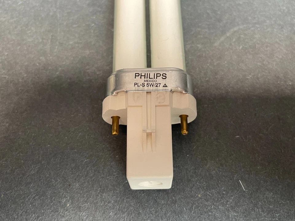 Philips PL-S Compact Fluorescent Bulb 5W G23 2 Pin Base Set of 15 Bulbs - Image 3 of 4