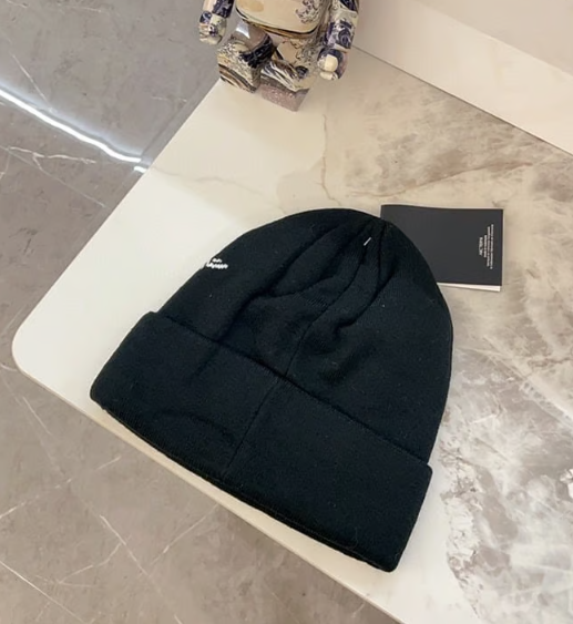 Arcteryx Winter Wool Hat – Bird Word Beanie Black Void Color, NWT