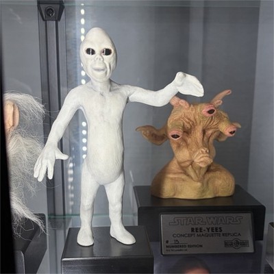 Star Wars Regal Robot Bubble Head & Light Man Concept Maquette Replica