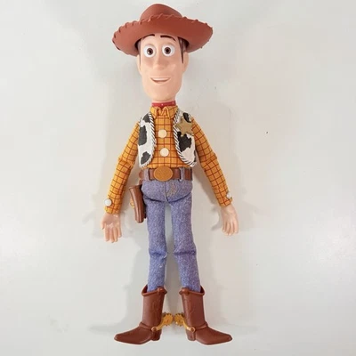 Toy Story Playtime Sheriff Woody und interaktiver Hut Feature Toy Story 3 funktioniert - Bild 1 von 4