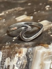 Vintage Sterling Silver Wave Ring Size 6.75