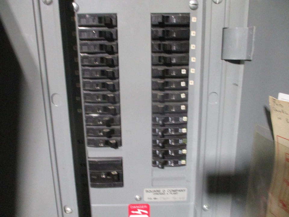Square D Main Lug Circuit Breaker Panel NOOD430L100CU 208Y/120V 100A 3PH 4W Used - Image 4 of 4