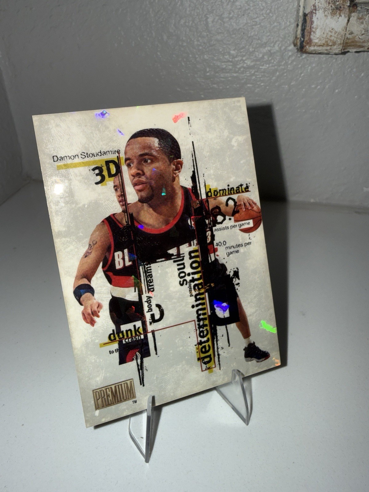 1998-99 SkyBox Premium Damon Stoudamire 3D #9 DDD Rare Insert Blazers
