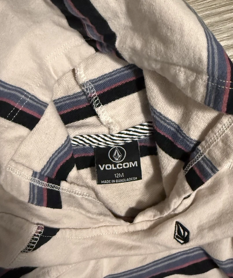 Roupa listrada Volcom duas peças tamanho 12 meses - Imagem 3 de 4