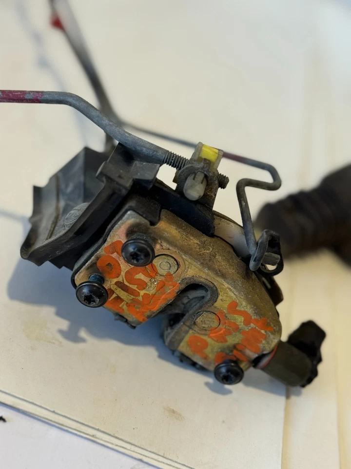 Conjunto de mecanismo de bloqueo de puerta derecha de paso delantero Ford F150 1997-2003 usado OEM Foto 4 de 4