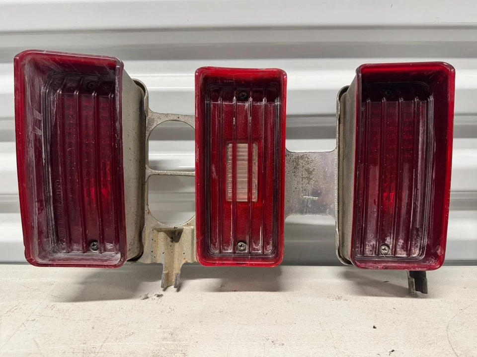 1970 雪佛兰 Impala 尾灯镜片外壳 Caprice BelAir 尾灯 — 第 2/4 张图片