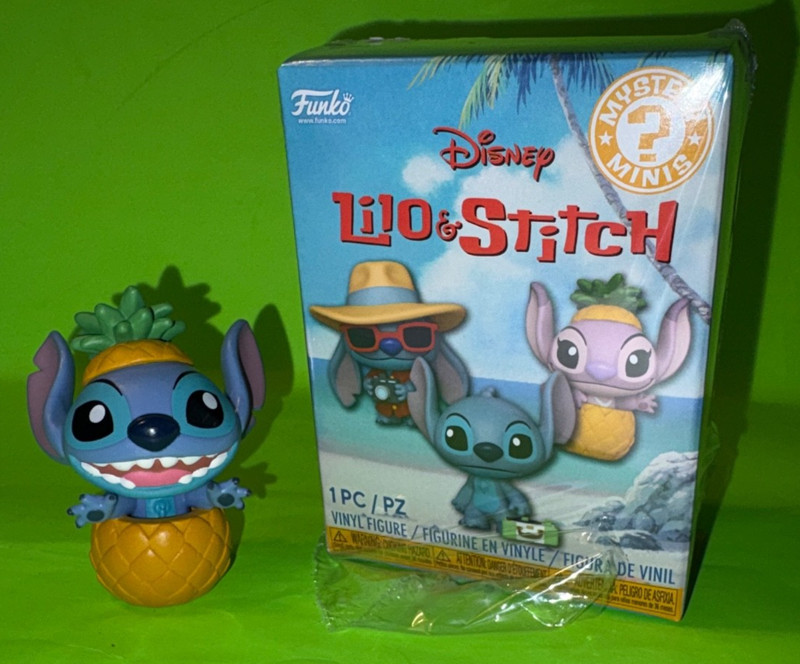 Lilo & Stitch in Pineapple 1/24 Mystery Mini Funko 2026 Vinyl with Box Disney!