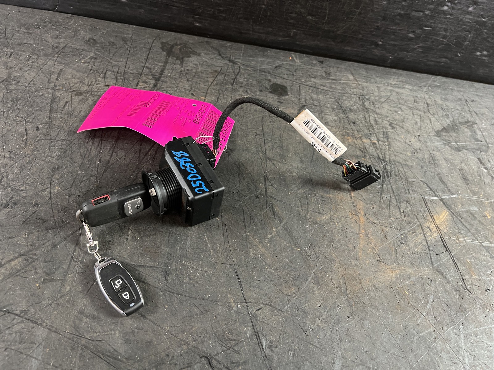 03-10 BENTLEY CONTINENTAL GT COUPE IGNITION SWITCH MODULE W/ KEY 3D0905865D