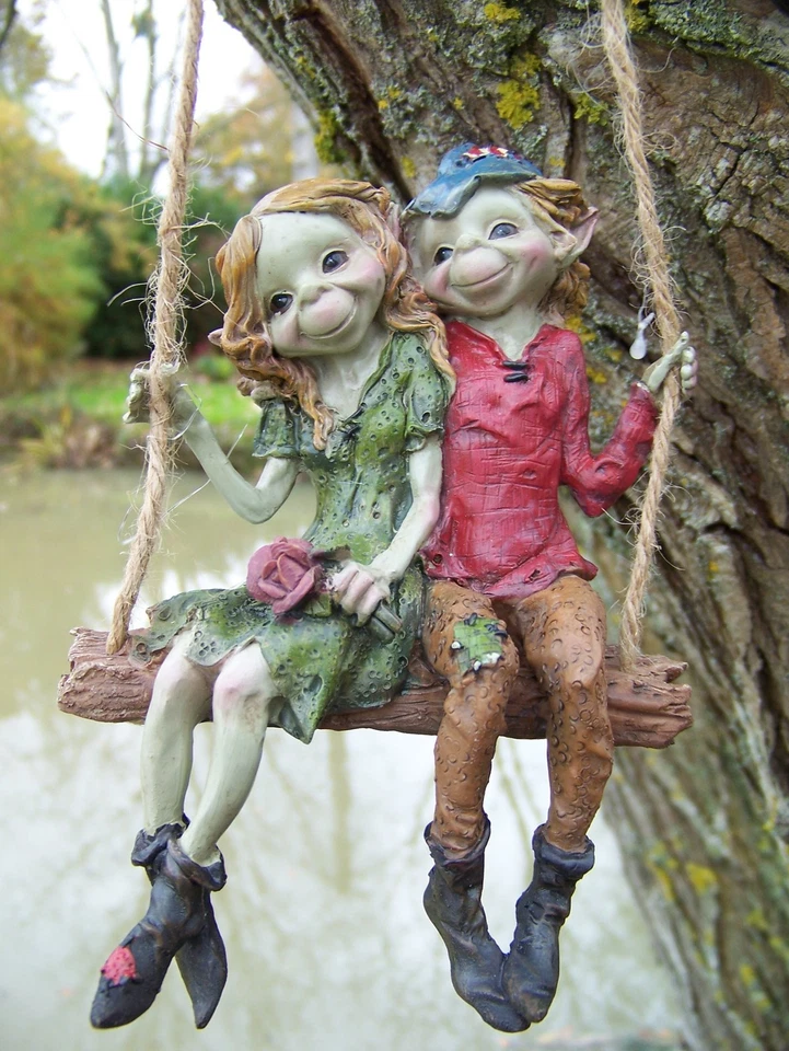 97038 FIGURINE 2 TROLLS SUR BALANCOIRE PIXIE ELFE PIXIES FARFADET KORRIGAN FEE