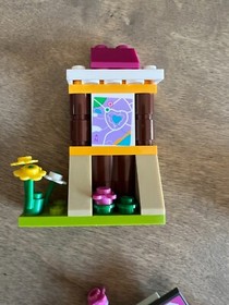 Lego Friends 41013 - Emma's Sports Car (2013) - Near Complete + Extra Parts