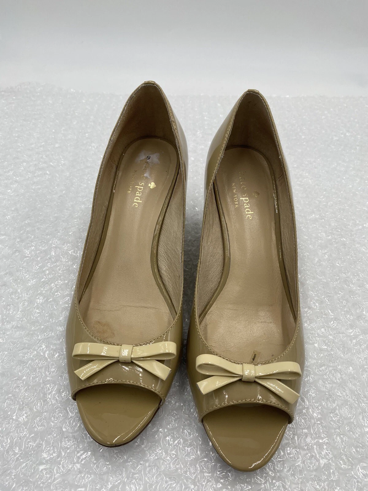 Scarpe eleganti Kate Spade donna taglia 7 M beige pelle zeppa punta aperta