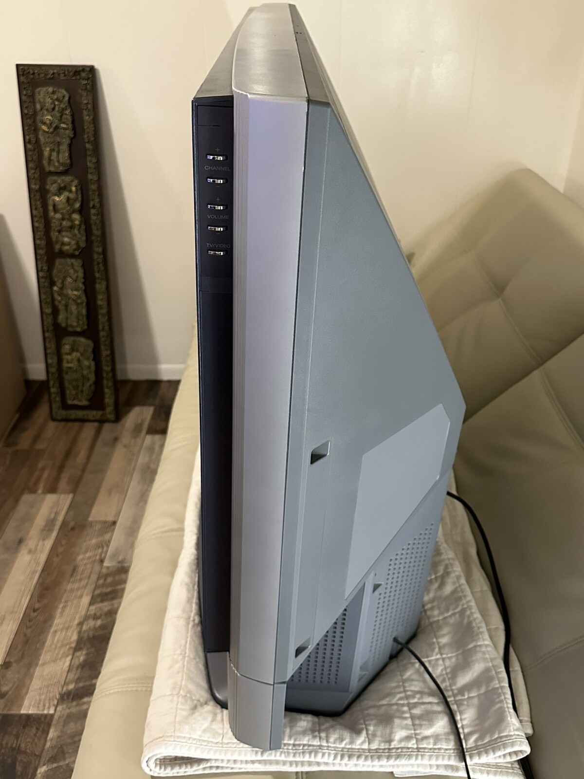 Sony LCD Projection TV KF42WE610 42” HDTV Retro Gaming with Remote