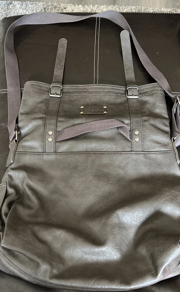 Bolsa carteiro Sherpani Petra feminina grande cinza conversível - Imagem 4 de 4