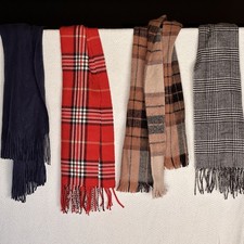 Lot of 4 Women  s Winter Scarfs Acrylic Plaid Check Navy Solid V Frass 