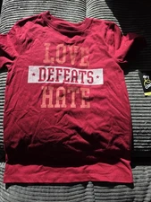 Art Class Girls Love Defeats Hate Tshirt Size Medium NWT