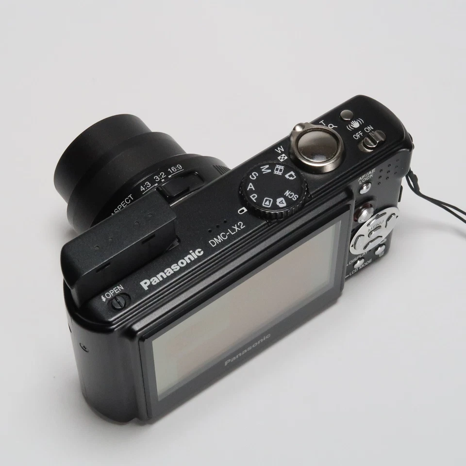 Panasonic Lumix DMC-LX2 Digital Camera Black, SD Card Boxed - Refurbished - Immagine 4 di 4