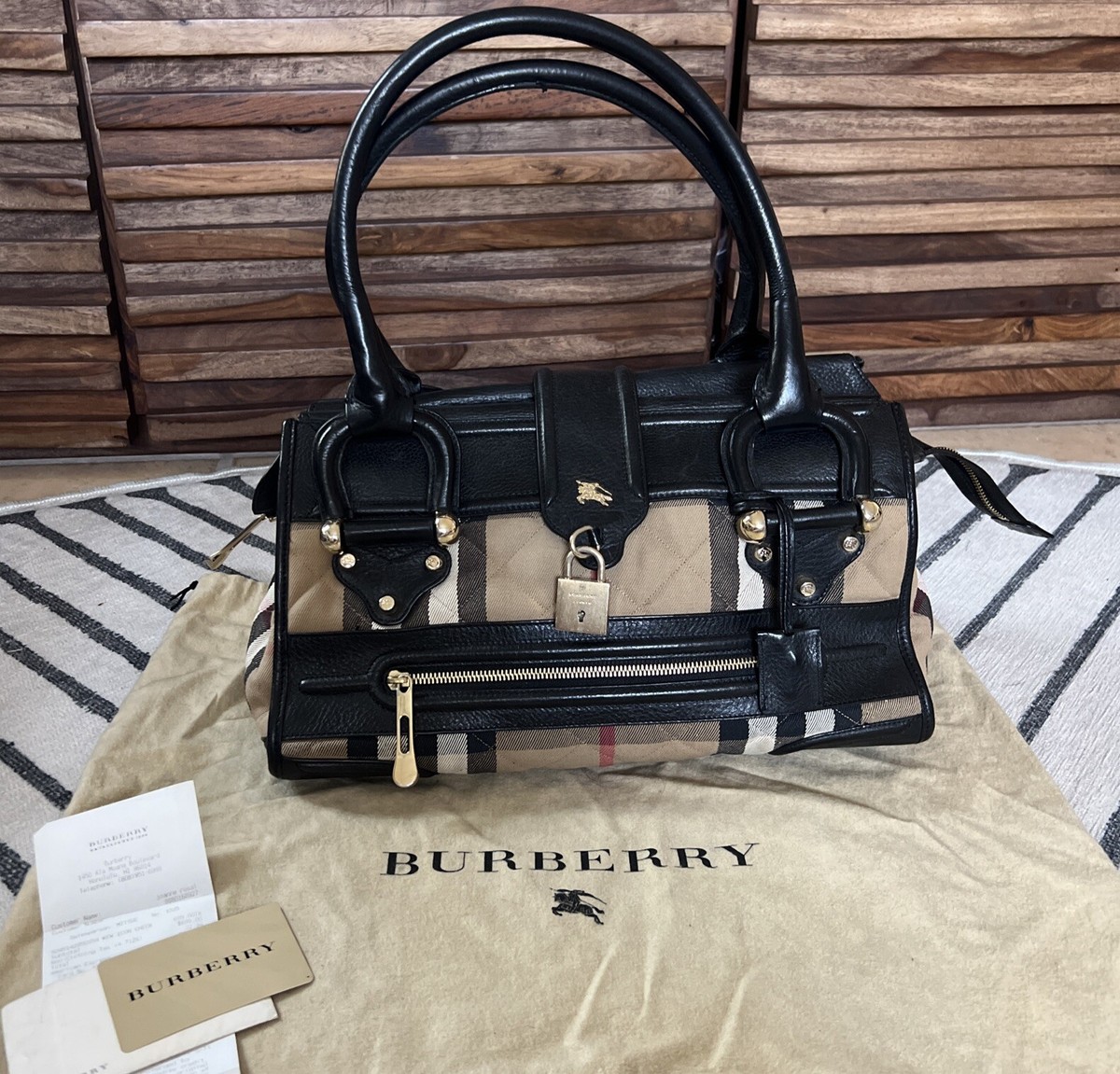 Auth Burberry Manor House check quilted shoulder bag Large Black