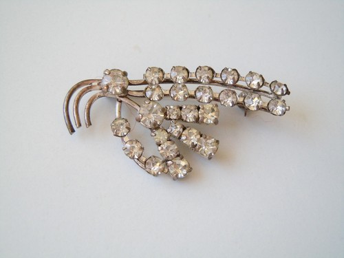 Spilla Art Nouveau Grigio Cenere Con Cristalli - Placcata Rodio, Diametro 4,5 Cm - Gioiello Elegante Per Cocktail E Teatro