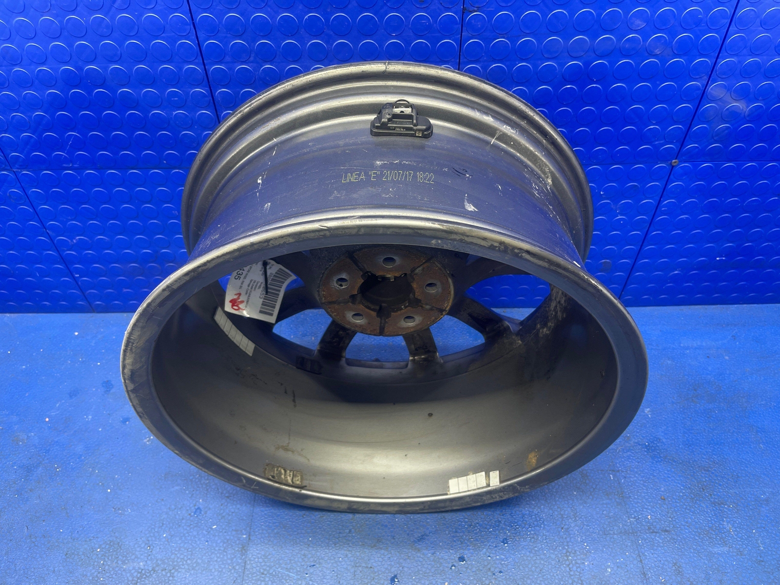 2017-2022 MASERATI LEVANTE OEM 19/8.5 5 V SPOKE WHEEL RIM SILVER *CURBED*