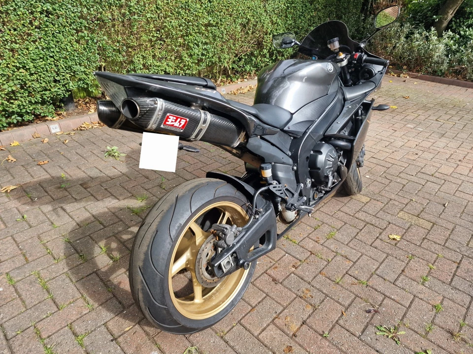 Yamaha Yzf R1 2008 - Image 2 of 4